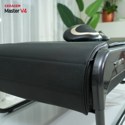 Giường mát xa/massage nhiệt Ceragem Master V4