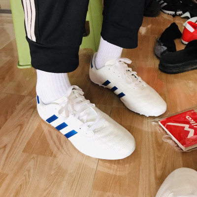 Cực phẩm Đôi giày đá banh cao cấp, Giày 3 Sọc Trắng  đá sân cỏ nhân tạo 2022