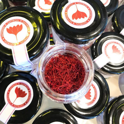 Combo 10 hộp (hộp/1gr) saffron Kingdom Herb, nhụy hoa nghệ tây Iran chính hãng super negin thượng hạng - Tặng táo đỏ Tân Cương 55g, bình nước và nhíp gắp