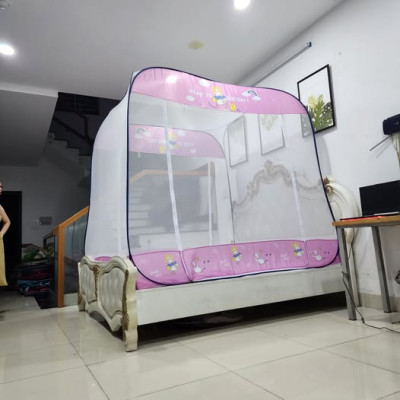 Màn Chụp Tự Bung Đỉnh Vuông Cao Cấp Mộc Miên - Màu Trắng Viền Hồng ( Hình thật )