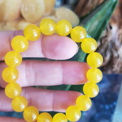 Chiếc Vòng tay đá mã não vàng anh tươi quá đẹp  Size hạt 10mm Nữ mệnh kim thổ thủy đeo  Vòng vàng anh này người lớn trẻ em nhỏ đeo được hết ạ rất là xinh xắn luôn