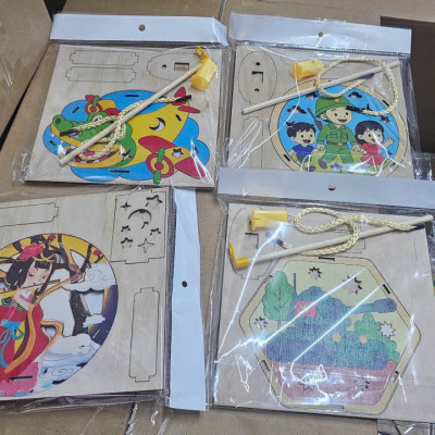 Lồng Đèn Trung Thu Gỗ Tự Tô Màu, Đèn Lồng Gỗ Thủ Công Handmade Nhiều Mẫu Dễ Thương Kèm Đèn Led - HÀNG CHÍNH HÃNG MINIIN