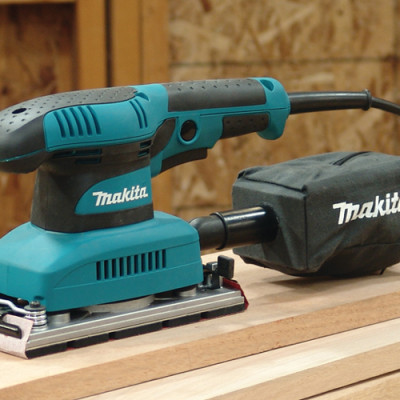 Máy chà nhám rung Makita BO3710