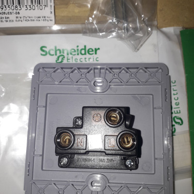 Ổ cắm E3426UEST GS Schneider  3 chấu - Nâu bạc | Chính hãng |