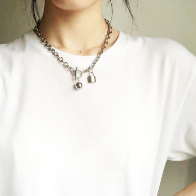 Dây chuyền vòng cổ quả tròn khoá độc lạ