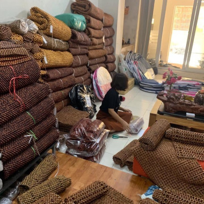 Chiếu Hạt Gỗ Hương Mộc Cao Cấp - Kích Thước 1,6mx2m hạt 1.6cm ( video , hình thật ) 