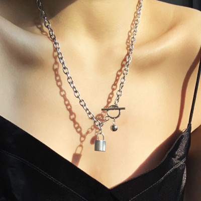 Dây chuyền vòng cổ quả tròn khoá độc lạ