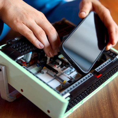 Đồ Chơi Lắp Ráp Đài Radio Cổ Điển LEGO ICONS 10334 (906 chi tiết)