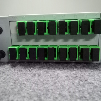 Bộ chia quang PLC 1x16 SC/APC. BTON. ( lắp sẵn 17 adapter). Hàng chính hãng