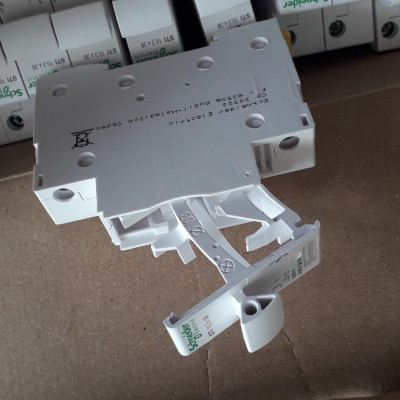 | CHÍNH HÃNG | Đế cầu chì cách ly A9N15636 Schneider 10.3x38