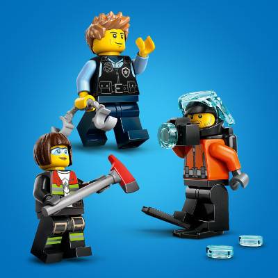 LEGO CITY 60462 Đồ Chơi Lắp Ráp Máy Bay Trực Thăng, Xe Cứu Hỏa (874 chi tiết)