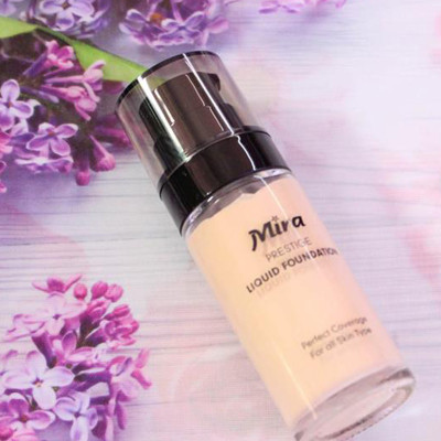 Kem nền chống nắng Mira Liquid Foundation tặng kèm móc khoá