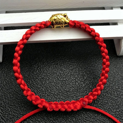 Vòng tay chỉ đỏ heo vàng may mắn,  kèm túi nhung cung hỷ
