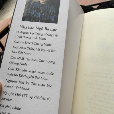 VẰNG VẶC TRĂNG QUÊ – Ngô Bá Lục – Đông Tây – NXB Dân Trí