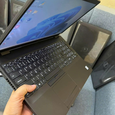 Laptop Dell Latitude 5500 Core i5-8350U, RAM 8GB, SSD 256GB - Hàng chính hãng