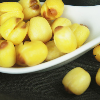 Combo Hạt Sen Sấy Hải Long (230g) + Mứt Gừng Nướng Mật Ong Hải Long (120g)