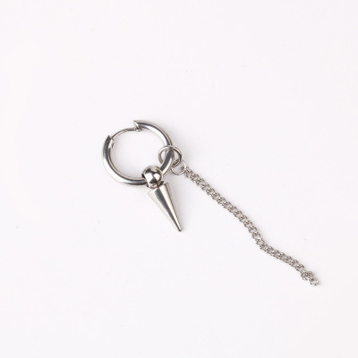 Bông tai phối hợp xích- bi- đinh cool ngầu thu hút