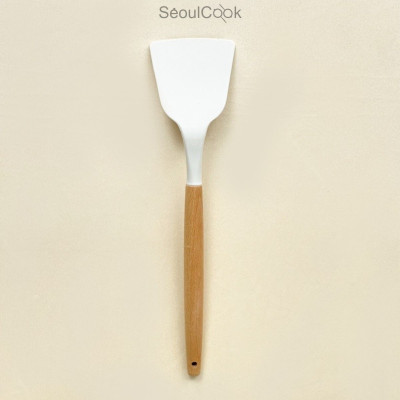 Vá silicon cao cấp chịu nhiệt chống dính cán gỗ Seoulcook, dùng cho nhà bếp, an toàn và dễ dàng vệ sinh