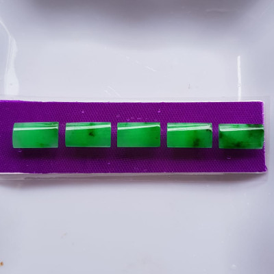 1 bộ lắc tay hình chữ nhật bóng đẹp Dài 13mm x Ngang 7mm x Cao 2mm Đá Ngọc Cẩm Thạch tự nhiên Xanh Ngọc tươi bóng đẹp Nữ bọc vàng đeo đẹp sang quà tặng ý nghĩa gửii đến Mẹ và người thân ạ