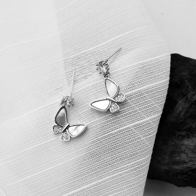 Khuyên tai bạc 925 nụ đá treo hình bướm khảm trai mới lạ duyên dáng long lanh đáng yêu dễ thương Dế Bạc - K5963