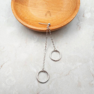 Bông tai nam hai vòng tròn thả xích dài cool ngầu