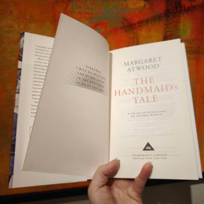 Sách - The Handmaid
