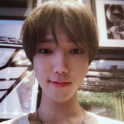 Bông tai xích phối thanh titan đơn cực chất