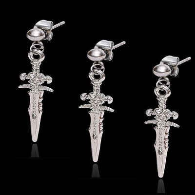 Đôi bông tai thiết kế kiểu dáng dao ngắn hoàng gia