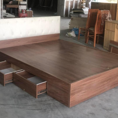 Giường gỗ công nghiệp đầu giường bọc nệm Tundo 