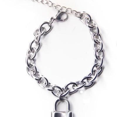 Vòng đeo tay xích tròn titanium không gỉ lắc khoá cá tính