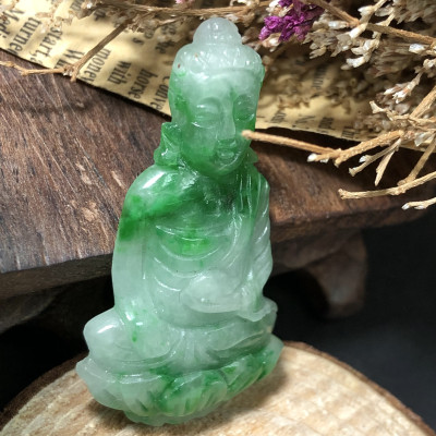 Mặt Phật Bà Cẩm Thạch xanh lí nhạt cao cấp