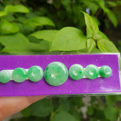 Bộ Trang Sức Lắc Tay Gồm Dãy 7 Đồng Tiền Xanh lớn nhỏ đều quá đẹp  Chất liệu đá cẩm thạch tự nhiên mệnh mộc hỏa thủy  Nữ bọc vàng làm lắc tay đeo rất đẹp tuyệt vời ạ