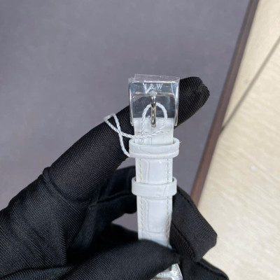 Đồng hồ nữ chính hãng IW Carnival IW581L-2 Thay pin mễn phí,Kính sapphire,chống xước,Chống nước30m,điện tử (Pin),dây da đen chính hãng,hàng mới full hộp hãng đi kèm,vỏ thép không gỉ bền bỉ