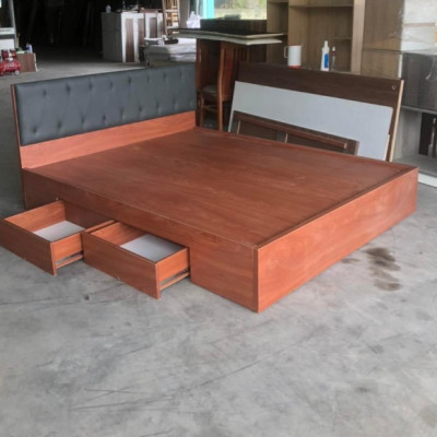 Giường gỗ công nghiệp đầu giường bọc nệm Tundo 