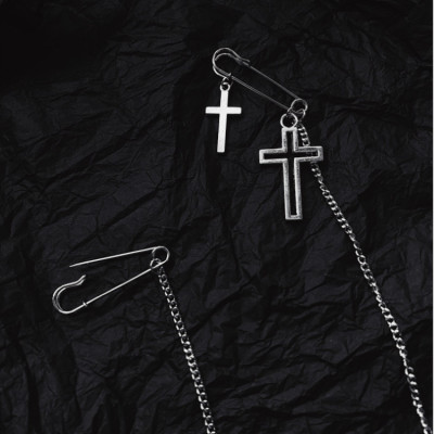 Cài áo chữ thập