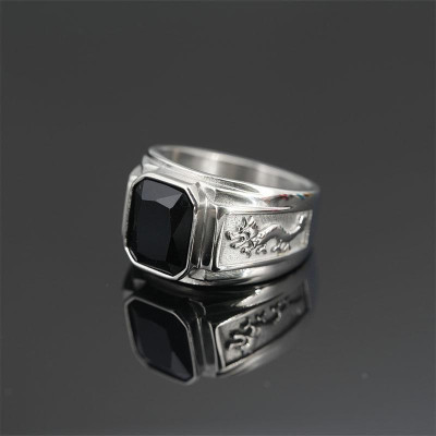 Nhẫn nam titan thời trang chạm rồng 2 bên trangsucpt đá đen nhẫn màu trắng thép không gỉ PTNNA251