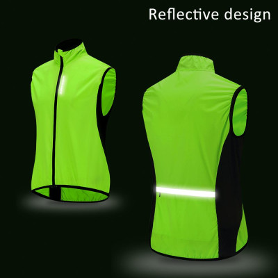 Áo khoác, áo phông cụt tay àm từ vải polyester thoáng khí, nhẹ, chống gió và thấm nước, thích hợp cho các hoạt động ngoài trời