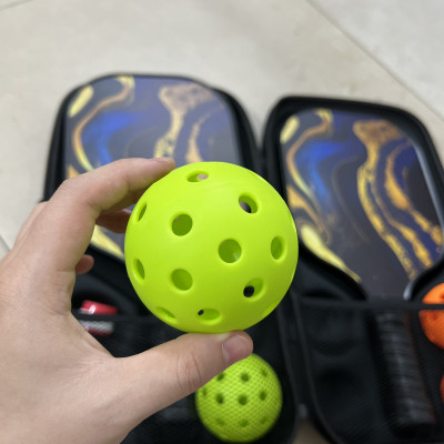 Bộ 2 vợt PICKLEBALL kèm 4 bóng tập luyện kèm túi đựng thể thao dành cho nam và nữ - Hàng chính hãng 