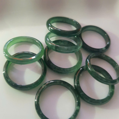 Chiếc Nhẫn nữ mới đá cẩm thạch xanh lam ngọc tự nhiên  Nhẫn bản nhỏ Ni 16mm x cao 3mm  x dầy 2mm màu xanh nhẹ nhàng đều xuất sắc đem lại may mắn tài lộc rẻ đẹp dành cho các Chị em nữ đeo tay ngón bất kỳ nhẫn 16mm ạ