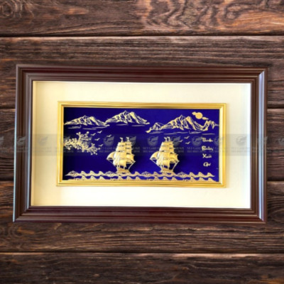 Tranh thuyền buồm hoa mai dát vàng 24k (40x65cm) MT Gold Art- Hàng chính hãng, trang trí nhà cửa, phòng làm việc, quà tặng sếp, đối tác, khách hàng, tân gia, khai trương 