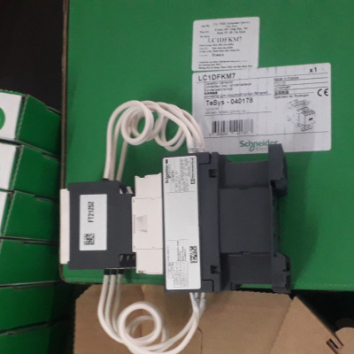 | Hàng chính hãng| Khởi động từ tụ bù LC1DFKM7 12.5kVAR 400V-415V điện áp điều khiển 220V