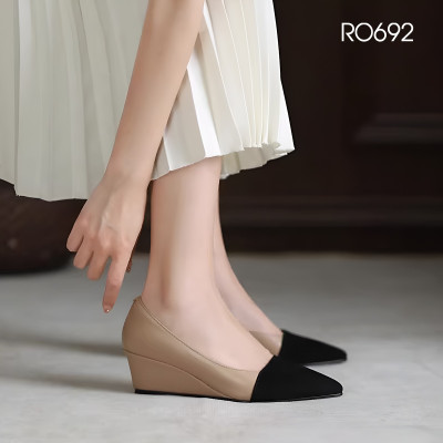 Giày nữ đế xuồng, mũi nhọn, phối màu ROSATA RO692 - 4p - Be - BKSTORE