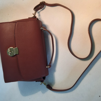 Túi xách đeo vai mềm  đáy rộng cao cấp CL-42Red