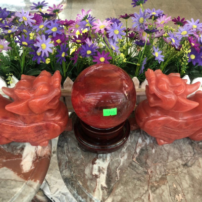 Bộ combo Tỳ Hưu dài 20cm và Quả cầu phong thuỷ đá núi lửa Obsidian đỏ hợp mệnh Hỏa - Thổ