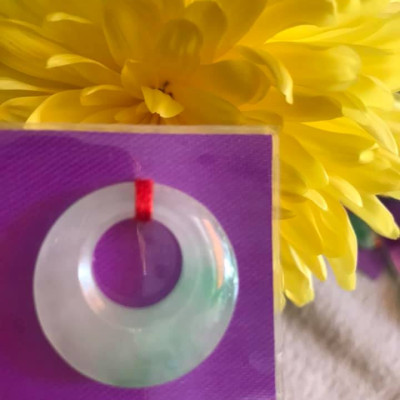 Mặt Dây Chuyền ĐỒNG ĐIẾU KIỂU TRÒN GIỮA TO ĐÁ Cẩm Thạch Tự Nhiên  Size 26,5mm x Dầy 5mm x Đk tròn bên trong 11mm  MÀU TRẮNG XANH LÁ BÓNG đá tự nhiên Đẹp