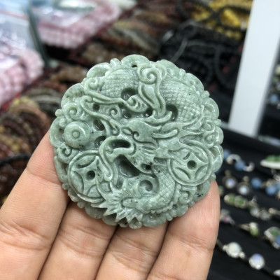 Mặt dây chuyền Rồng phong thủy đá ngọc phỉ thúy