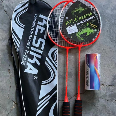 Set  2  cây vợt cầu lông chơi thể thao , hợp kim nhôm , kèm túi đựng ,  tặng 3 quả cầu ,tay cầm được làm bằng gỗ , lót ngoài đệm mút  chắc tay  ,giúp cầm nắm vợt được chắc chắn , dễ dàng
