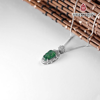 Mặt dây chuyền đính đá phỉ thúy mệnh hỏa mộc - Ngọc Quý Gemstones