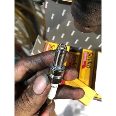 ĐènBuggi 3 Chấu Siêu Bền – Cực Mạnh, Tăng Tốc Nhanh, Tiết Kiệm Nhiênn Liệuu Cho Mọi Loại Xee!