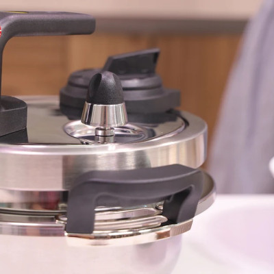 [ Chính hãng iMat ] Nồi áp suất đa năng iMat 2.2 lít, dùng bếp từ,hồng ngoại,bếp ga. Sử dụng sản phẩm nấu cơm, linh nhừ thực phẩm